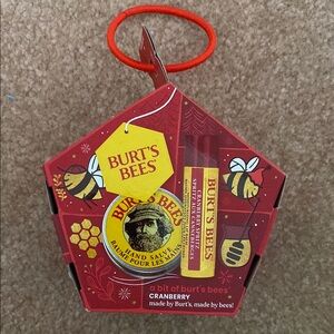 Burt's Bees Cranberry Gift Set